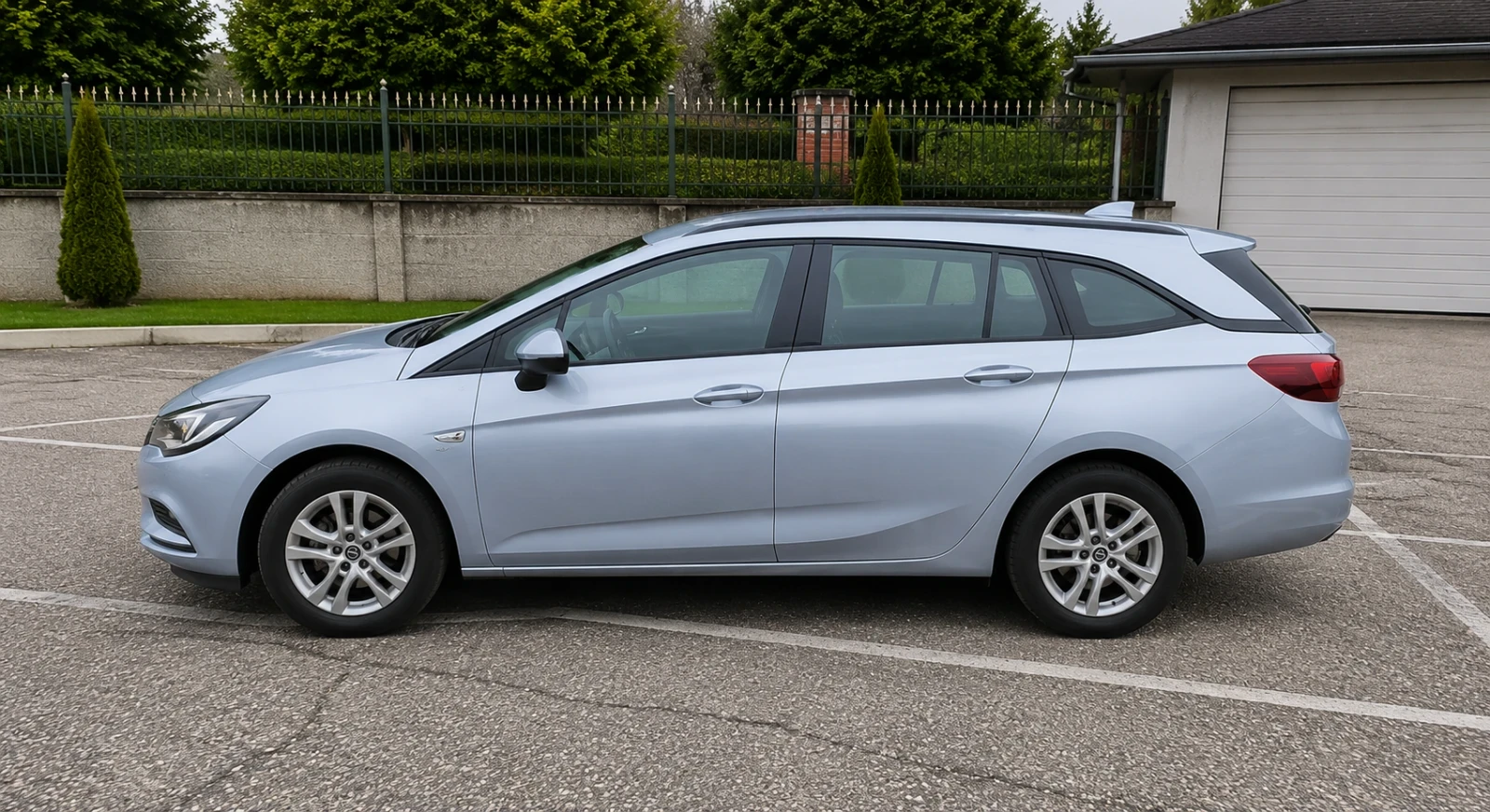 Opel Astra 1.6 DTCI AVTOMAT КАМЕРА , снимка 6 - Автомобили и джипове - 54643000