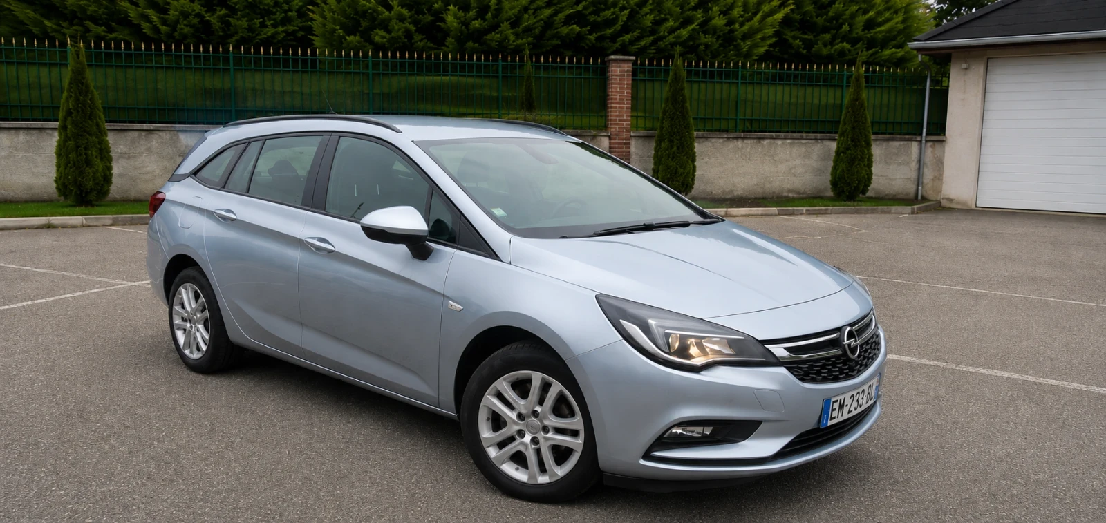 Opel Astra 1.6 DTCI AVTOMAT КАМЕРА , снимка 2 - Автомобили и джипове - 54643000