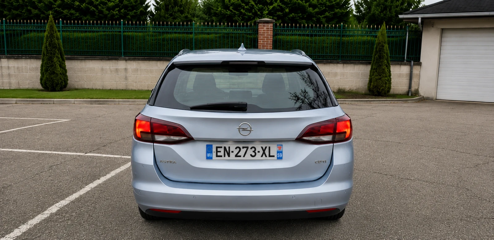 Opel Astra 1.6 DTCI AVTOMAT КАМЕРА , снимка 4 - Автомобили и джипове - 54643000