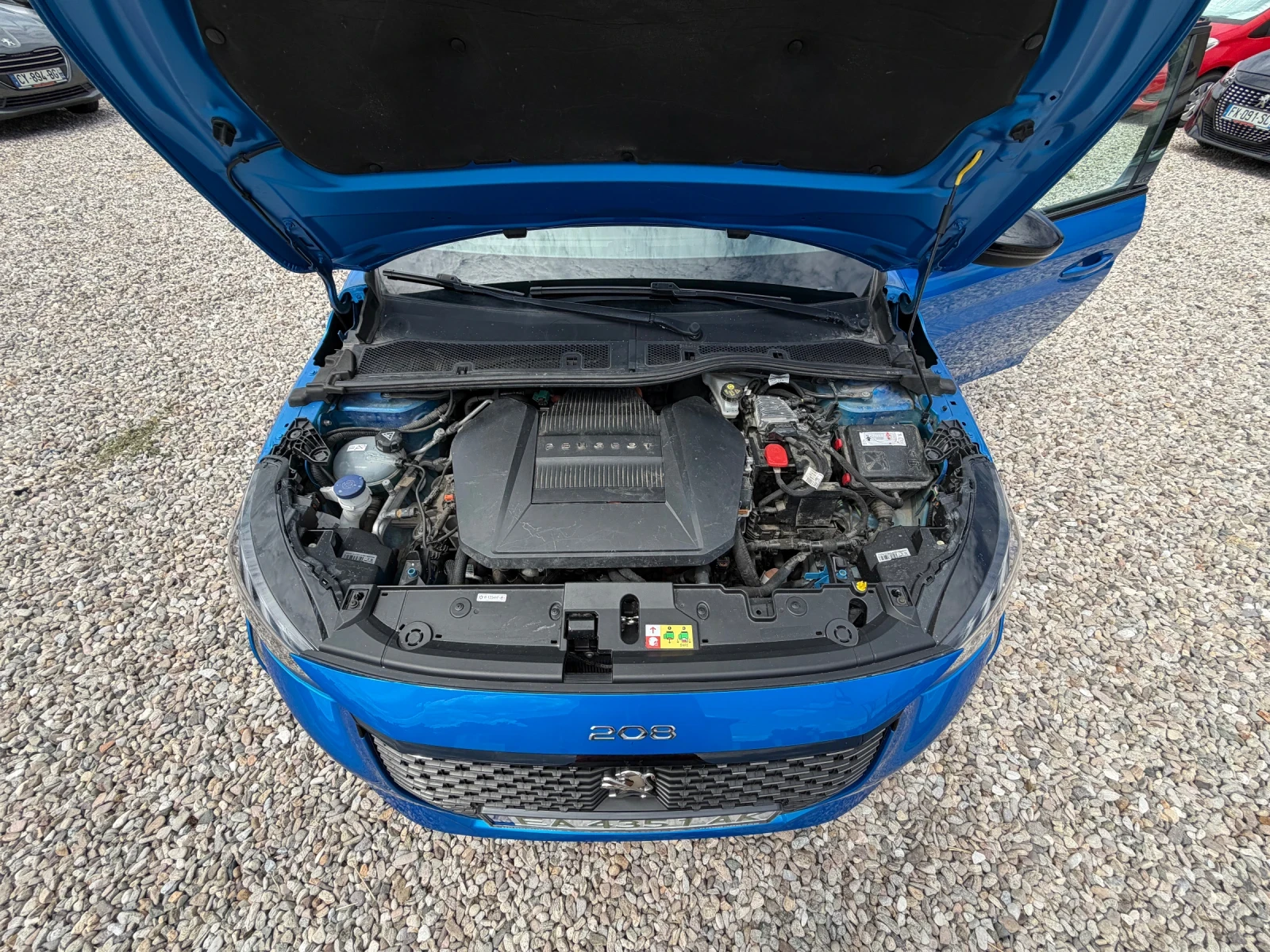 Peugeot 208 GT Line / Keyless / FullLed, снимка 14 - Автомобили и джипове - 55063700