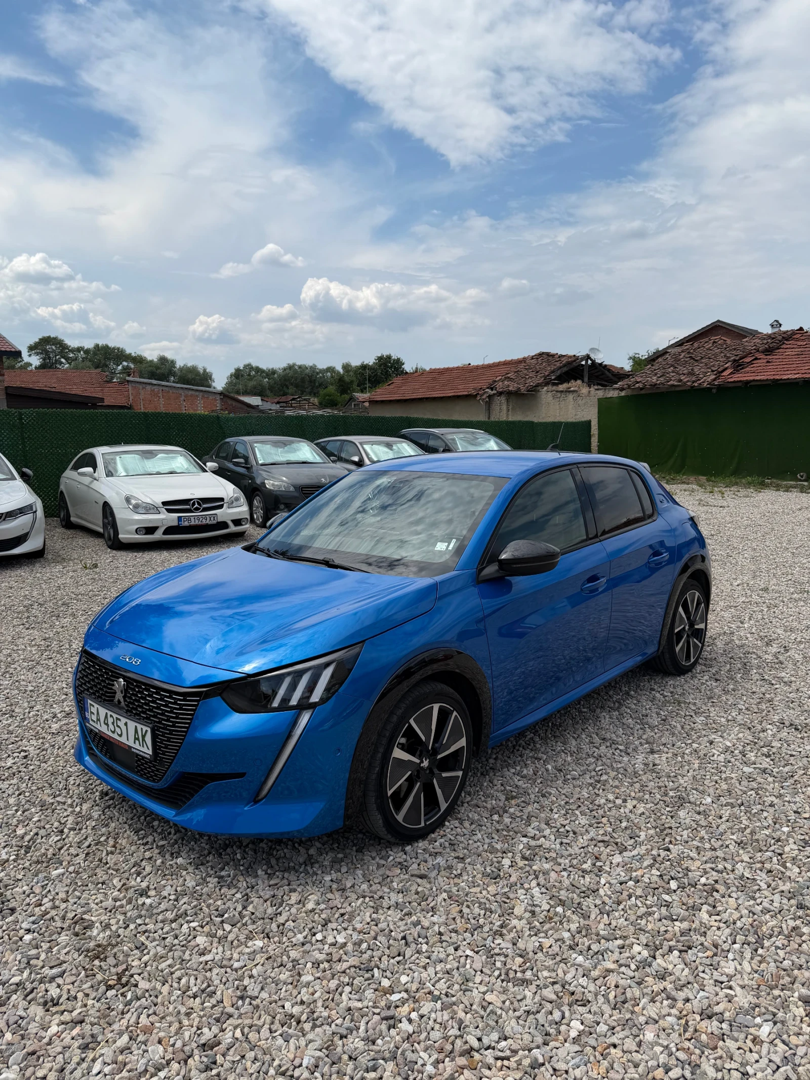 Peugeot 208 GT Line / Keyless / FullLed, снимка 2 - Автомобили и джипове - 55063700