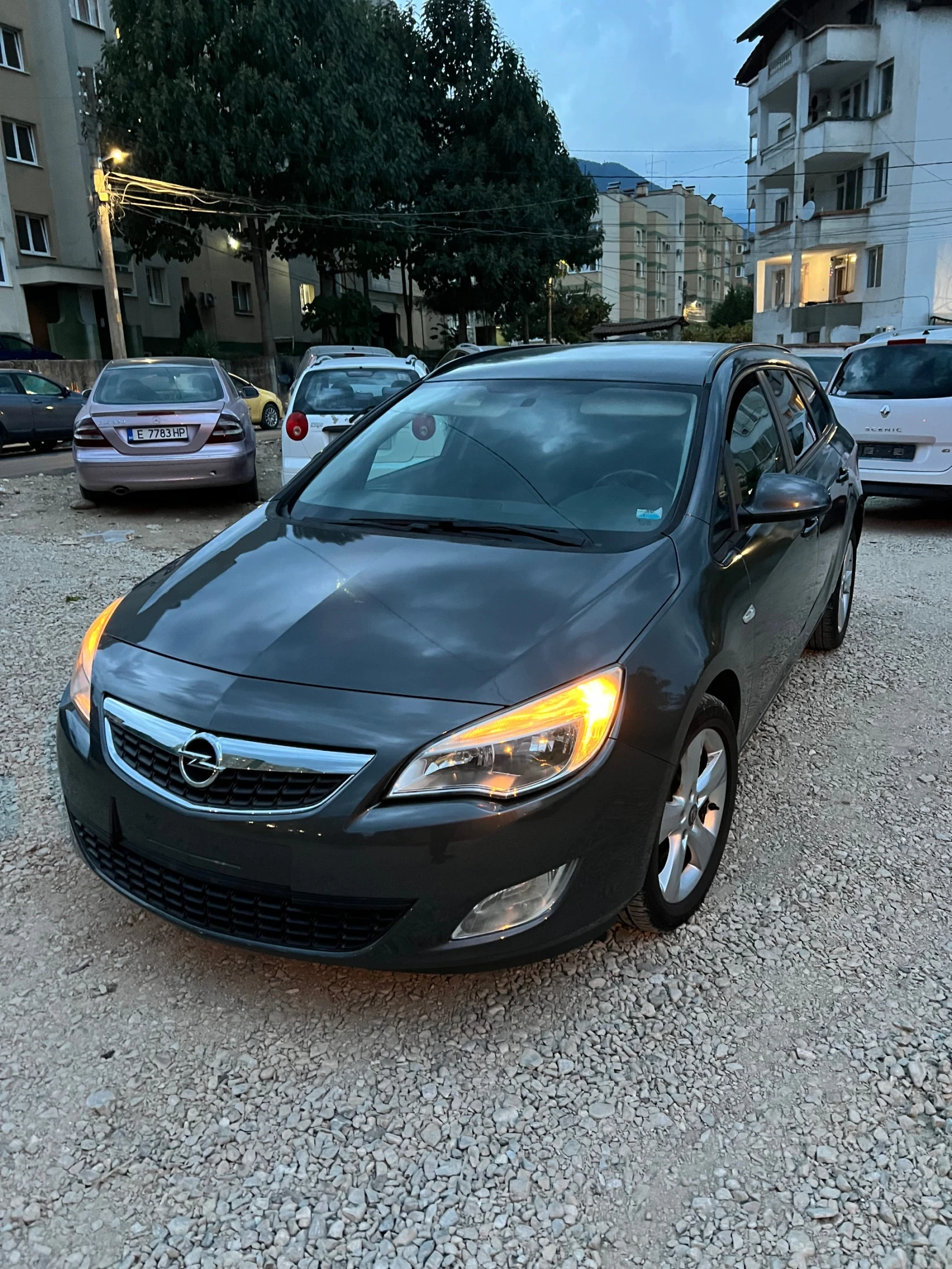 Opel Astra, снимка 2 - Автомобили и джипове - 56046611