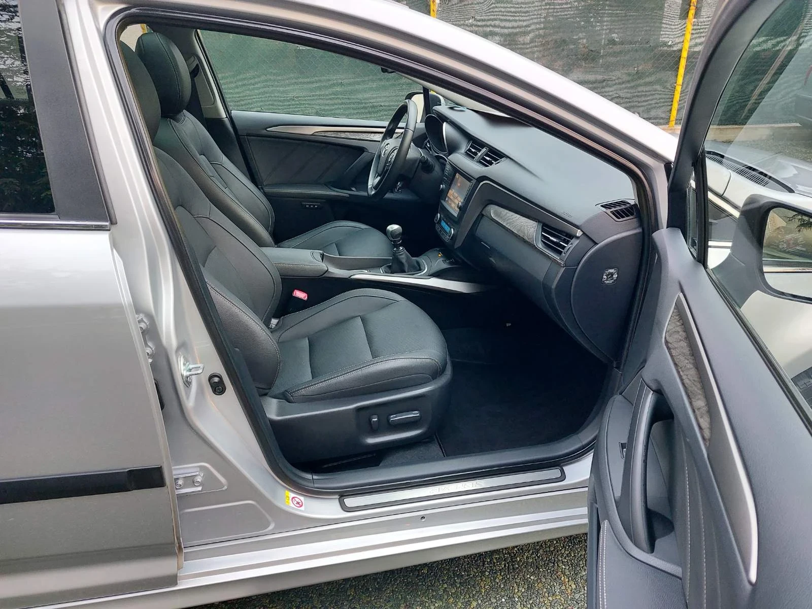 Toyota Avensis 2.0D, 6��, ���.�����  | Mobile.bg � ����������� 4