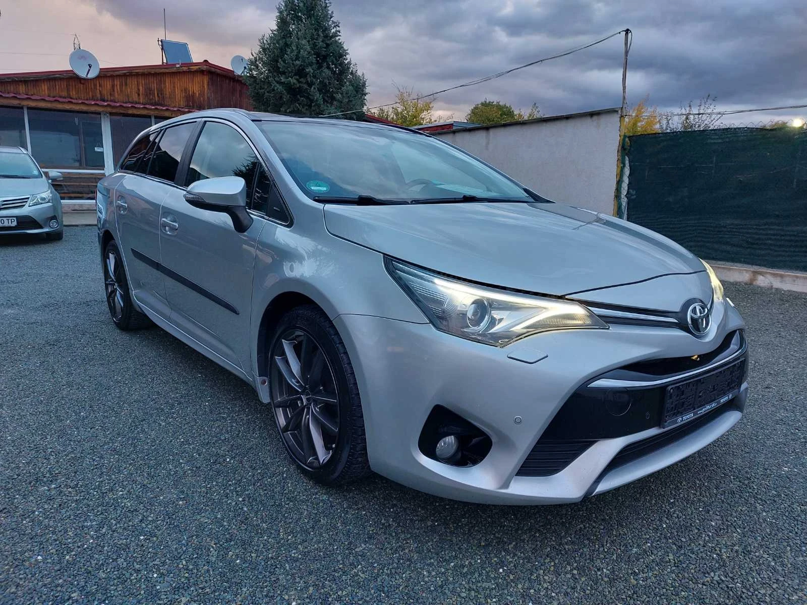 Toyota Avensis 2.0D, 6��, ���.�����  | Mobile.bg � ����������� 3