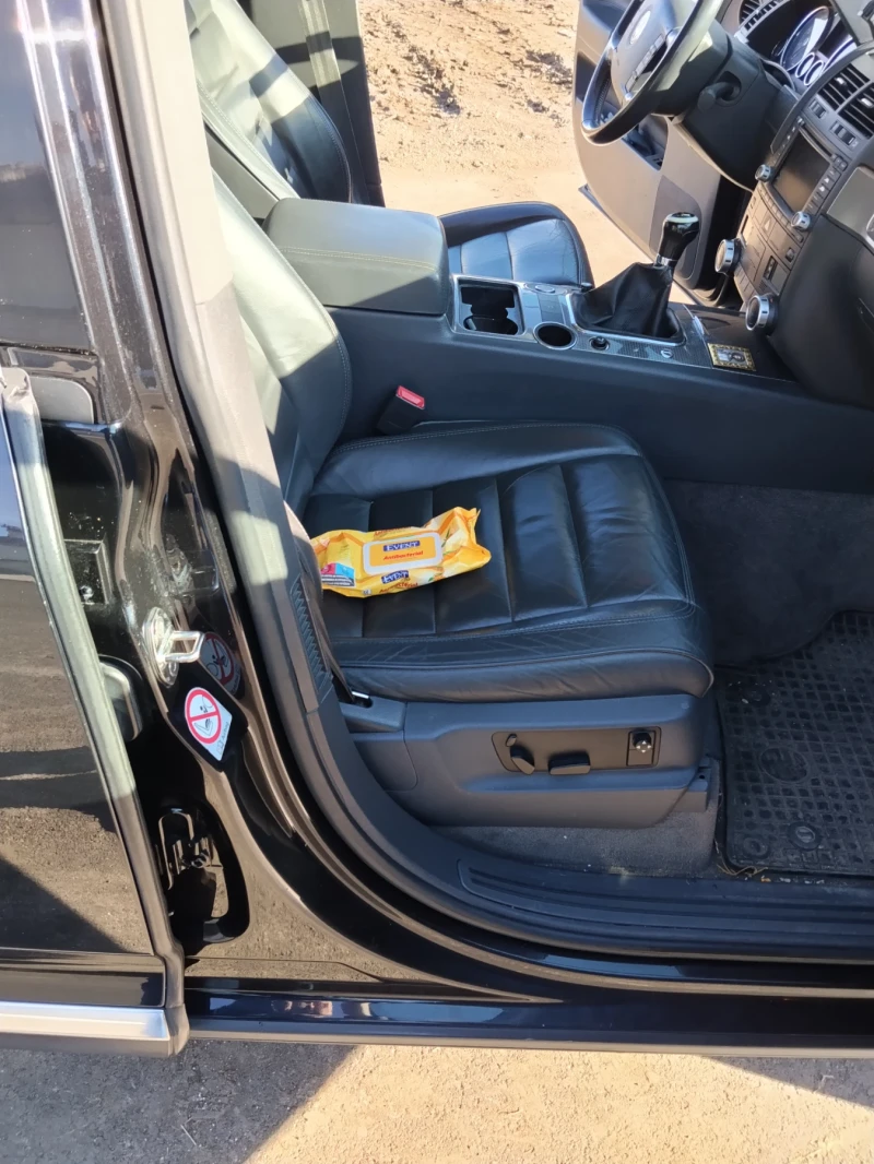 VW Touareg 3.2 Ръчна Кутия , снимка 11 - Автомобили и джипове - 52707298