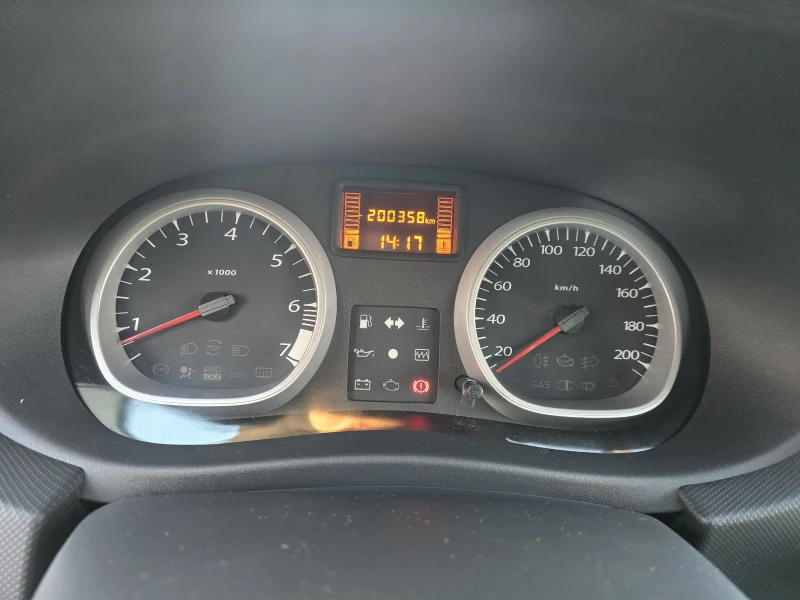 Dacia Duster 1.6i 110к.с фабрична газ , снимка 16 - Автомобили и джипове - 52738337