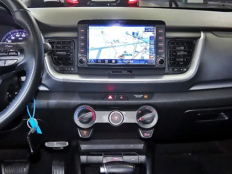 Kia Stonic 1.4 Deluxe, снимка 12 - Автомобили и джипове - 55786597