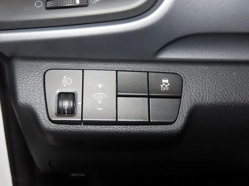 Kia Stonic 1.4 Deluxe, снимка 13 - Автомобили и джипове - 55786597