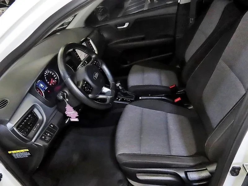 Kia Stonic 1.4 Deluxe, снимка 7 - Автомобили и джипове - 55786597