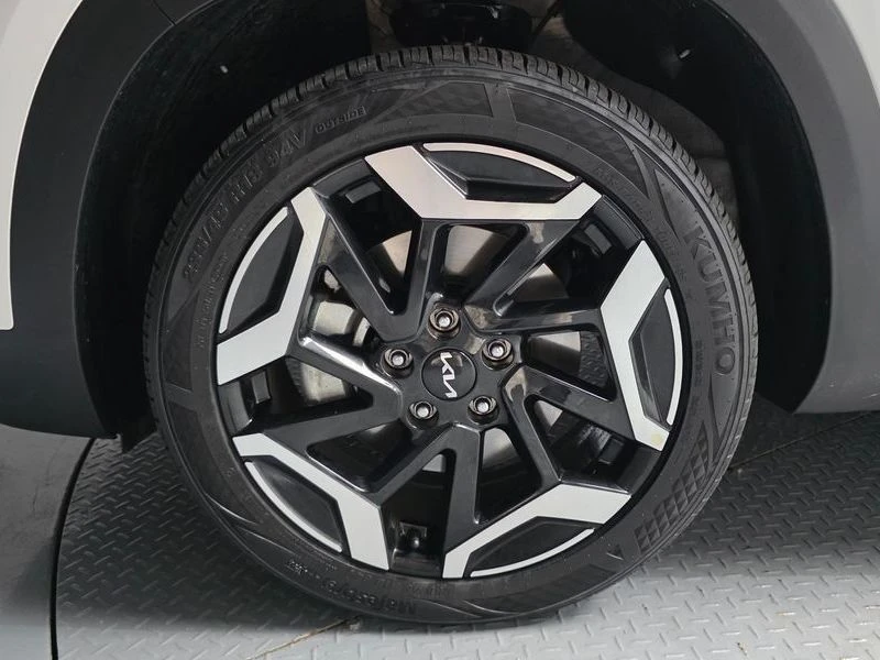Kia Seltos 1.6 Automatic, снимка 5 - Автомобили и джипове - 55880570