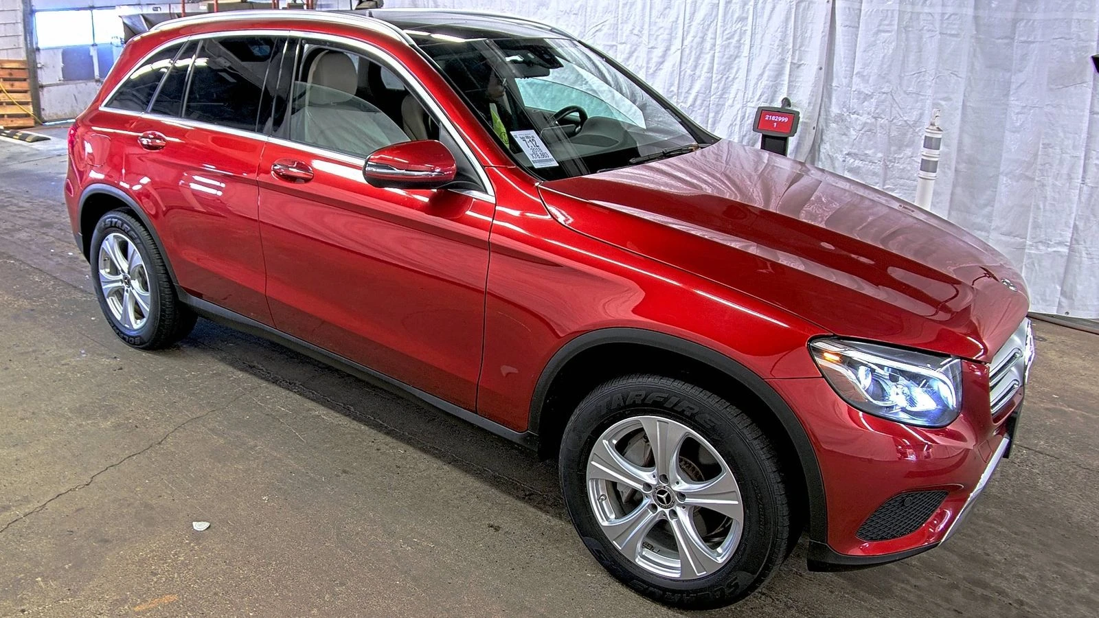 Mercedes-Benz GLC 300 2018 Mercedes-Benz GLC 300 4MATIC - изображение 2