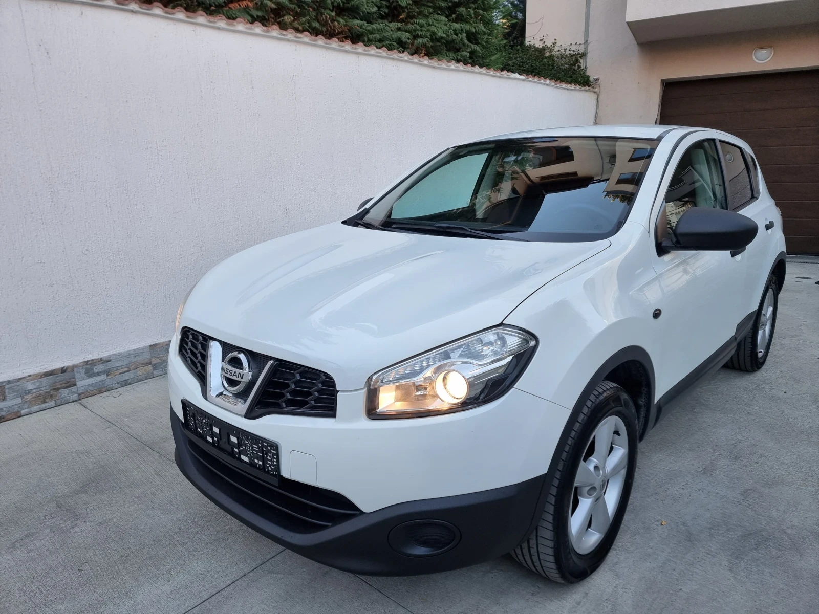 Nissan Qashqai 1.6i GPL-БEНЗИН/BRC/NAVI/FACELIFT/117k.c - изображение 3