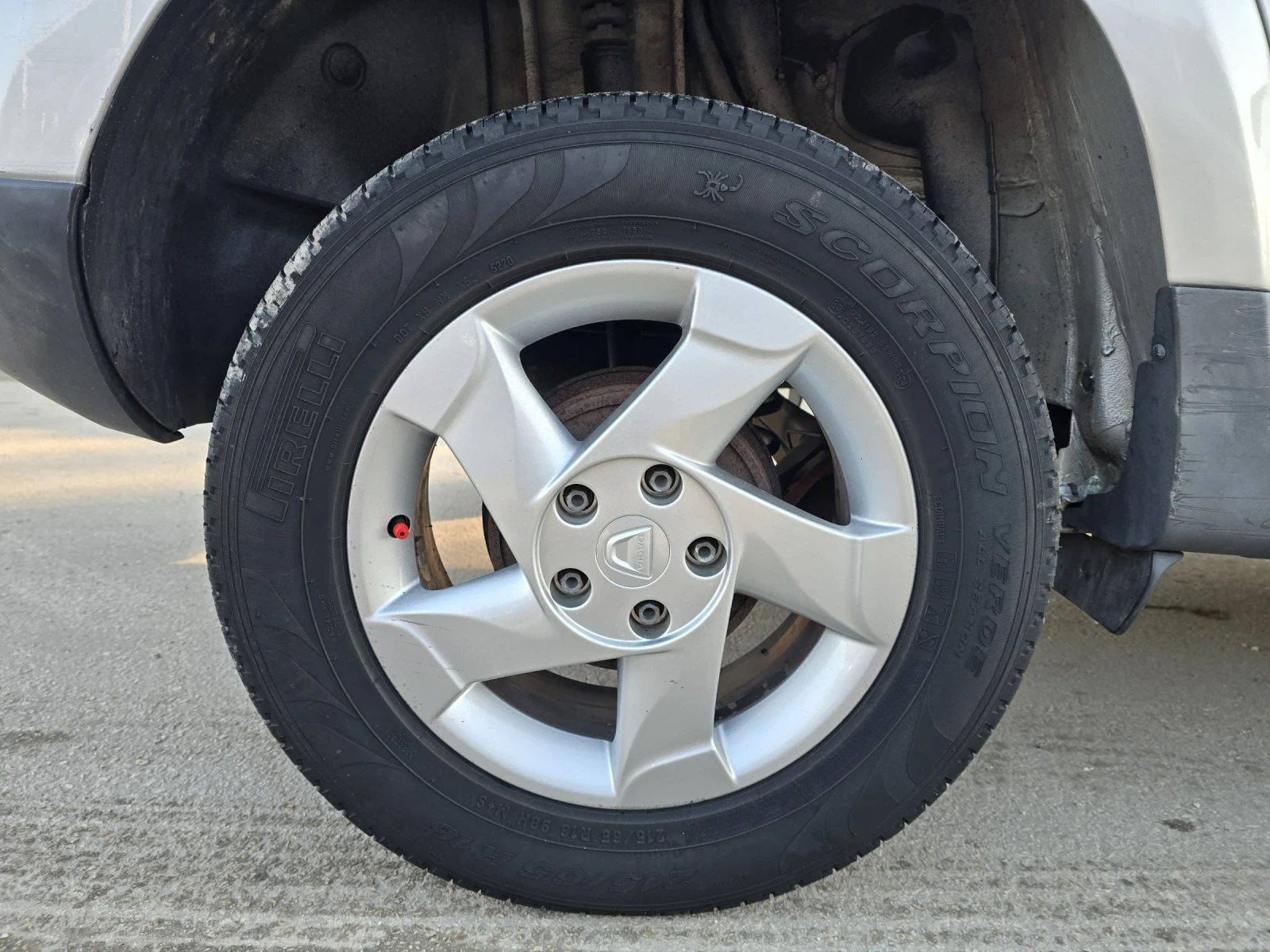 Dacia Duster 1.6i 110к.с фабрична газ  - изображение 9