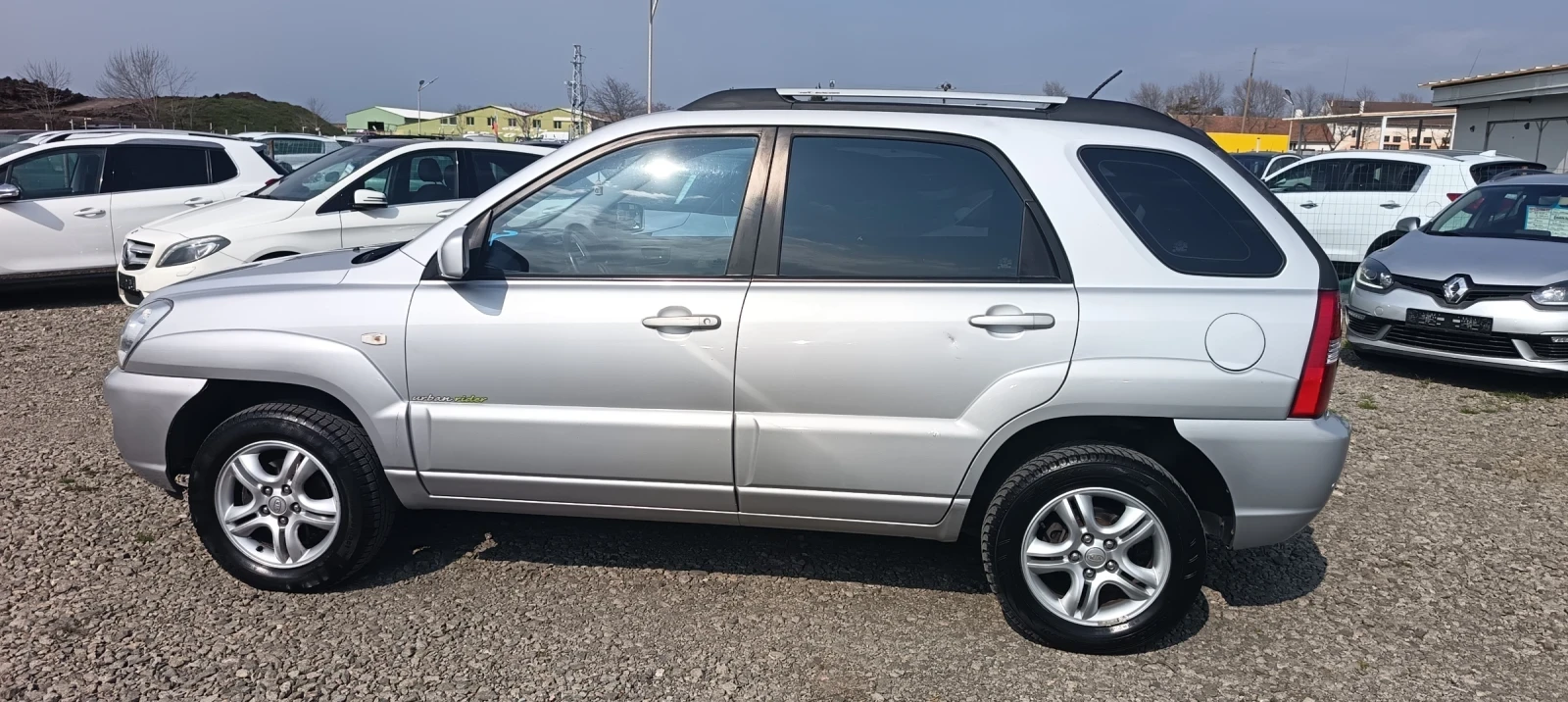 Kia Sportage 2.0/115 * Обслужен * , снимка 6 - Автомобили и джипове - 53738089