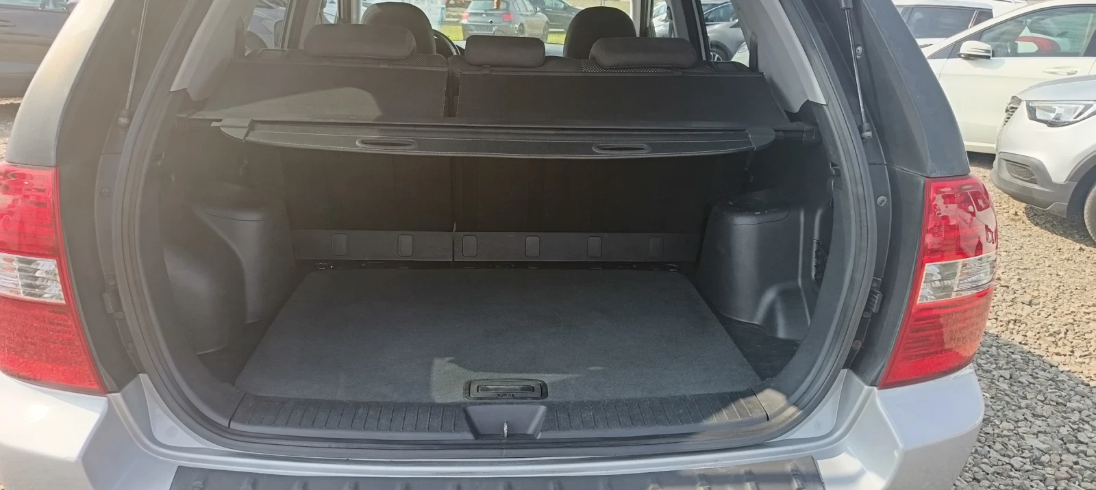 Kia Sportage 2.0/115 * Обслужен * , снимка 14 - Автомобили и джипове - 53738089