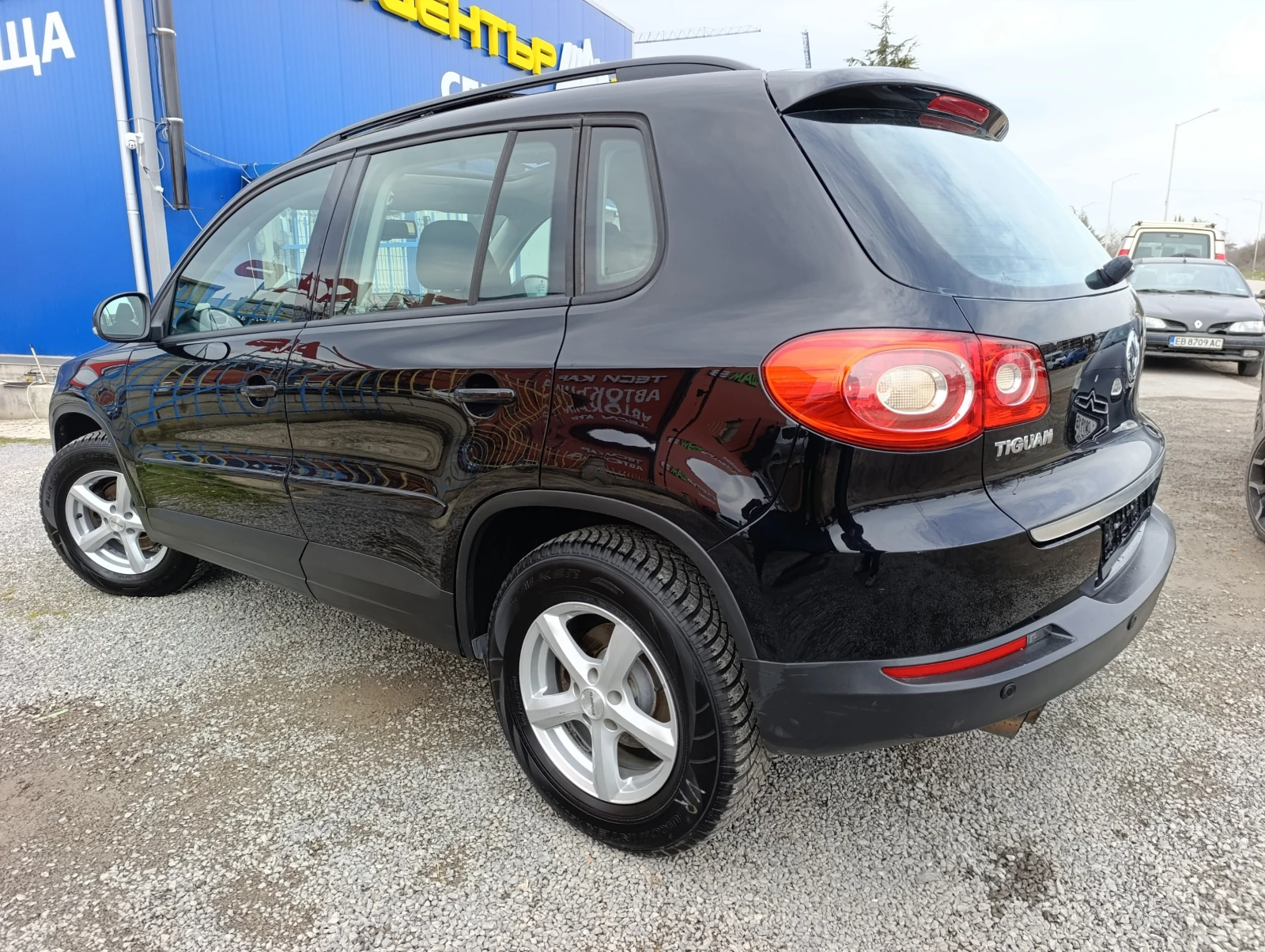 VW Tiguan 2.0 TSI 4x4, снимка 3 - Автомобили и джипове - 53968176