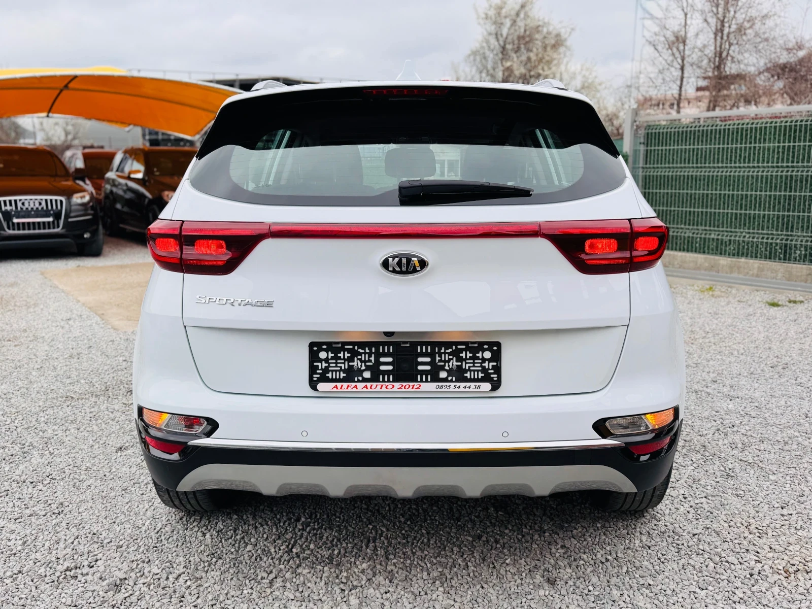 Kia Sportage 1.6T-GDI/AVTOMAT/FACE LIFT/1 СОБСТВЕНИК/НОВА КОЛА/, снимка 7 - Автомобили и джипове - 54033957