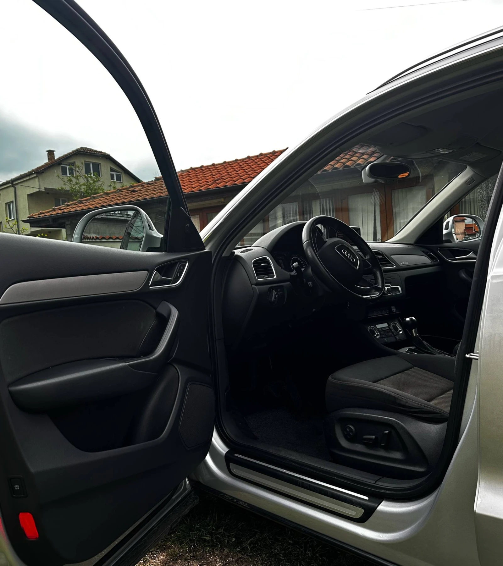 Audi Q3 2.0 TFSI quattro, снимка 6 - Автомобили и джипове - 54427602