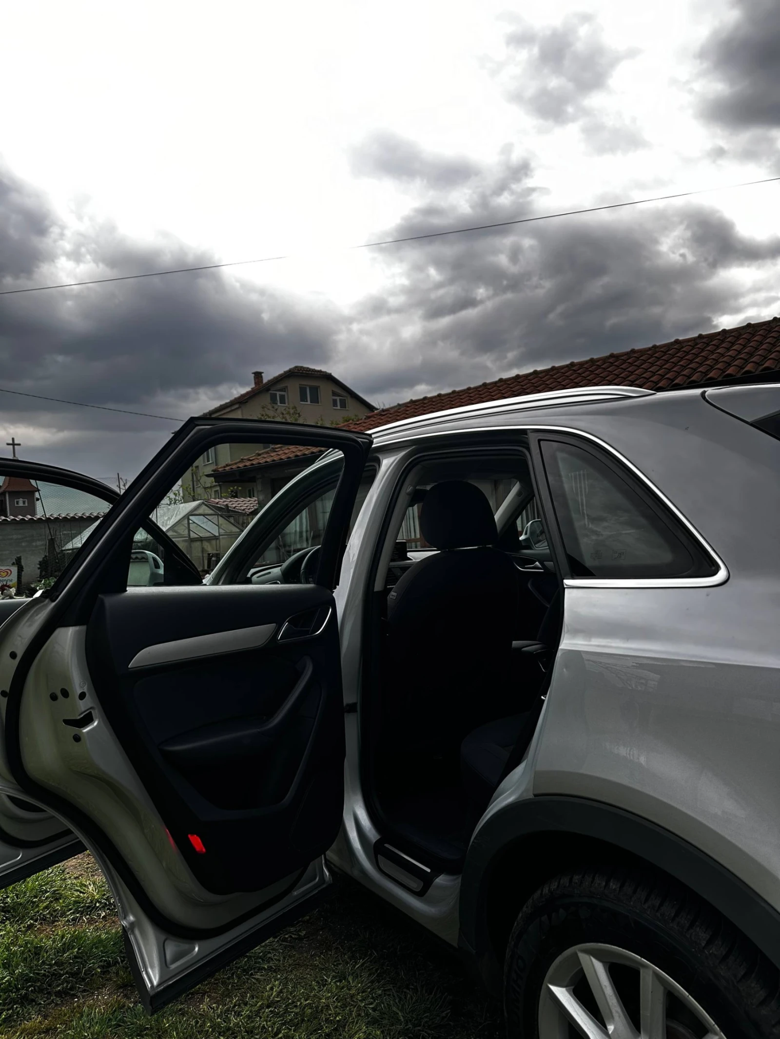 Audi Q3 2.0 TFSI quattro, снимка 7 - Автомобили и джипове - 54427602