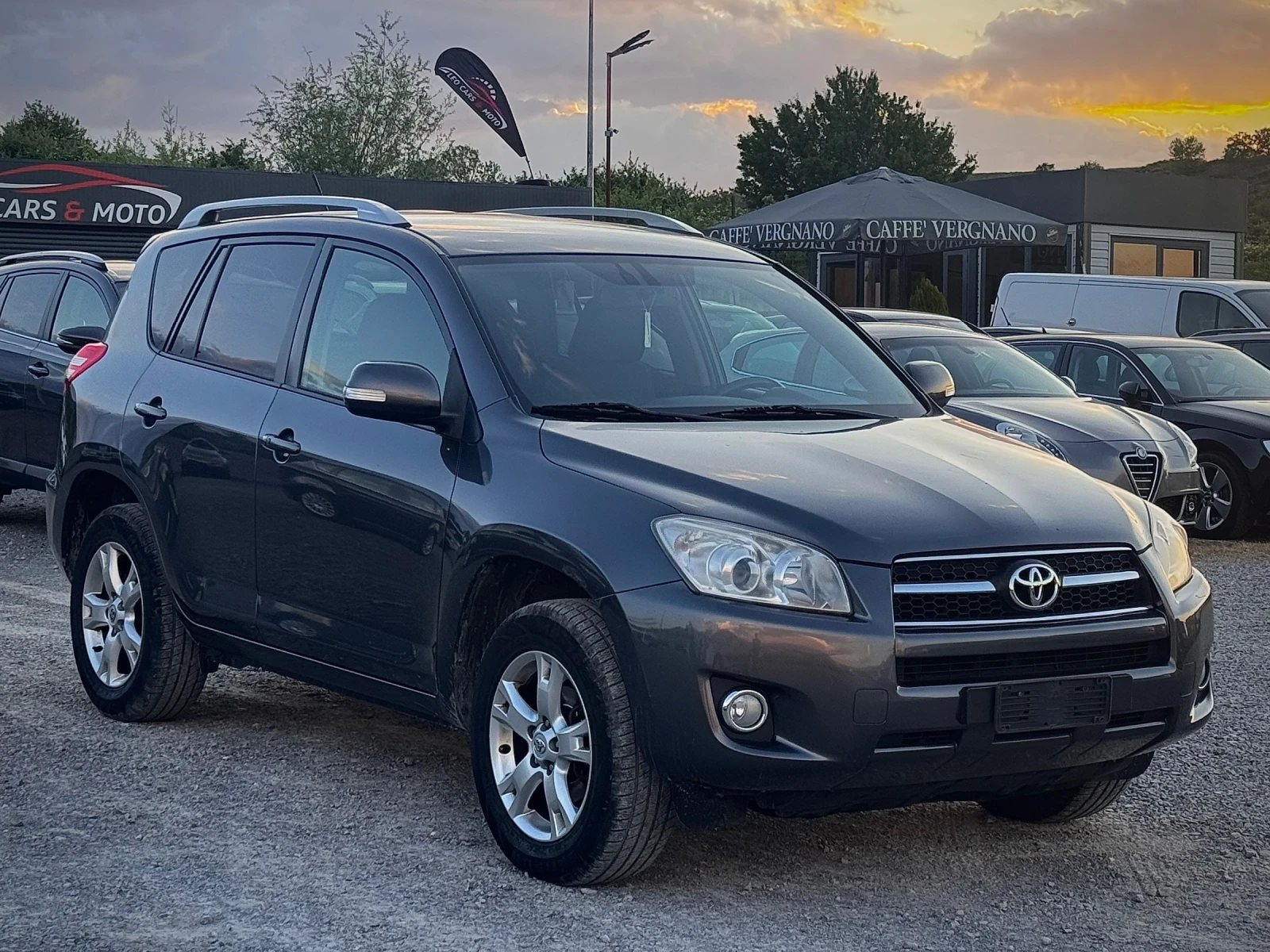 Toyota Rav4 2.2D-CAT LUXARY 4x4, снимка 3 - Автомобили и джипове - 54693247