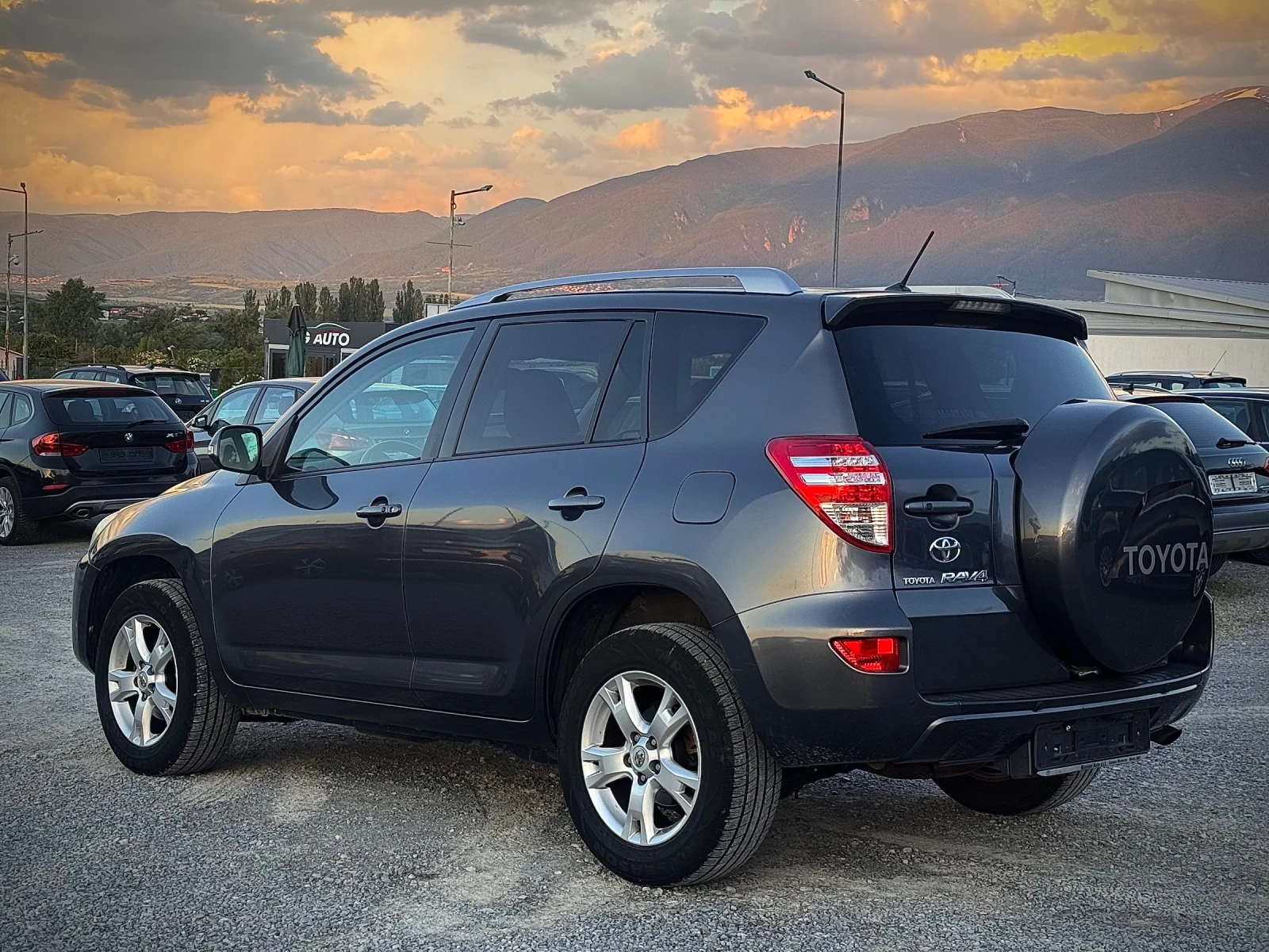 Toyota Rav4 2.2D-CAT LUXARY 4x4, снимка 6 - Автомобили и джипове - 54693247