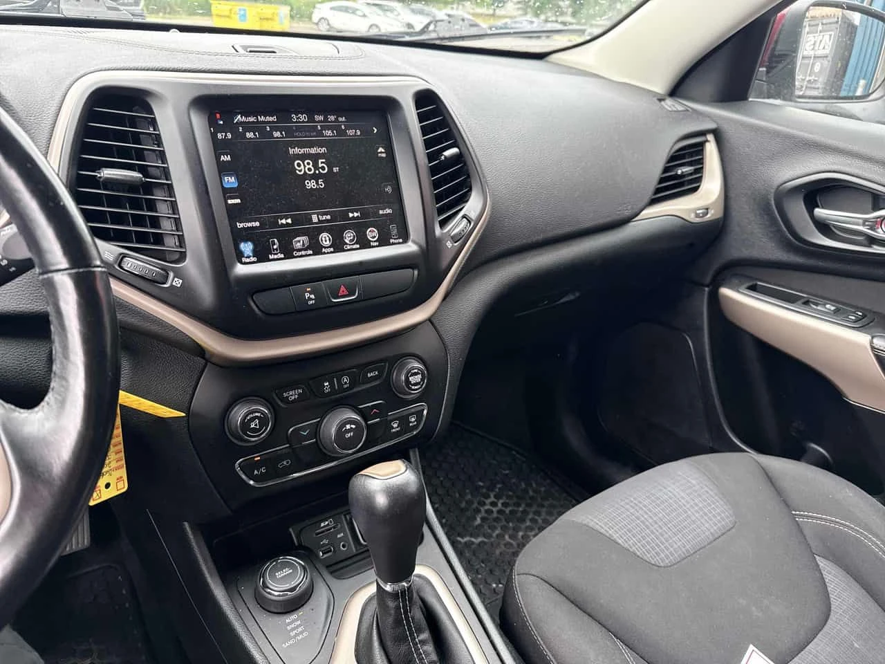 Jeep Cherokee * North Special Edition * CARFAX * БЕЗ ПЪРВОНАЧАЛН, снимка 9 - Автомобили и джипове - 55386177