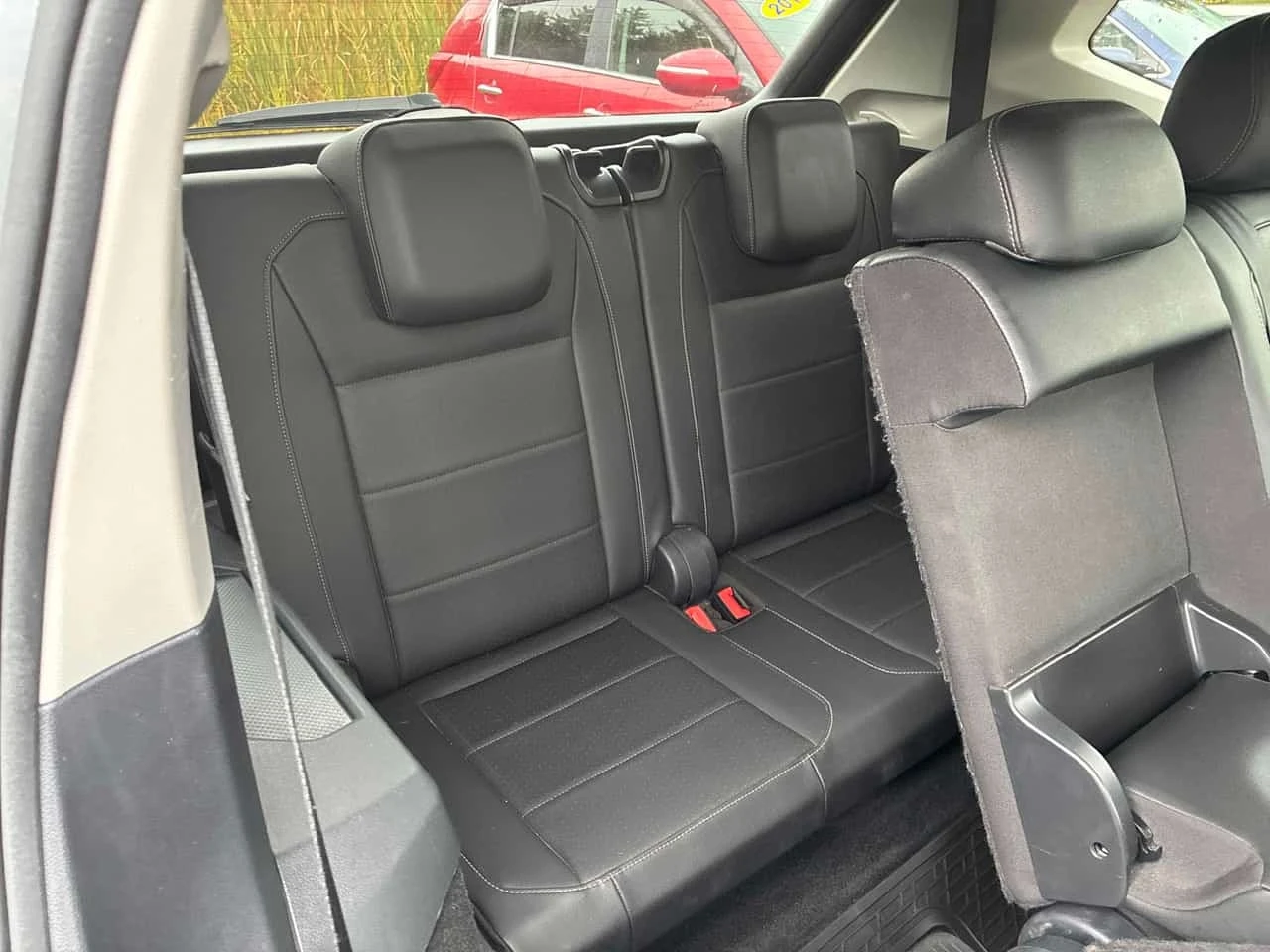 VW Tiguan Comfortline | CARFAX | АВТОФИНАНСИРАНЕ, снимка 12 - Автомобили и джипове - 56185753