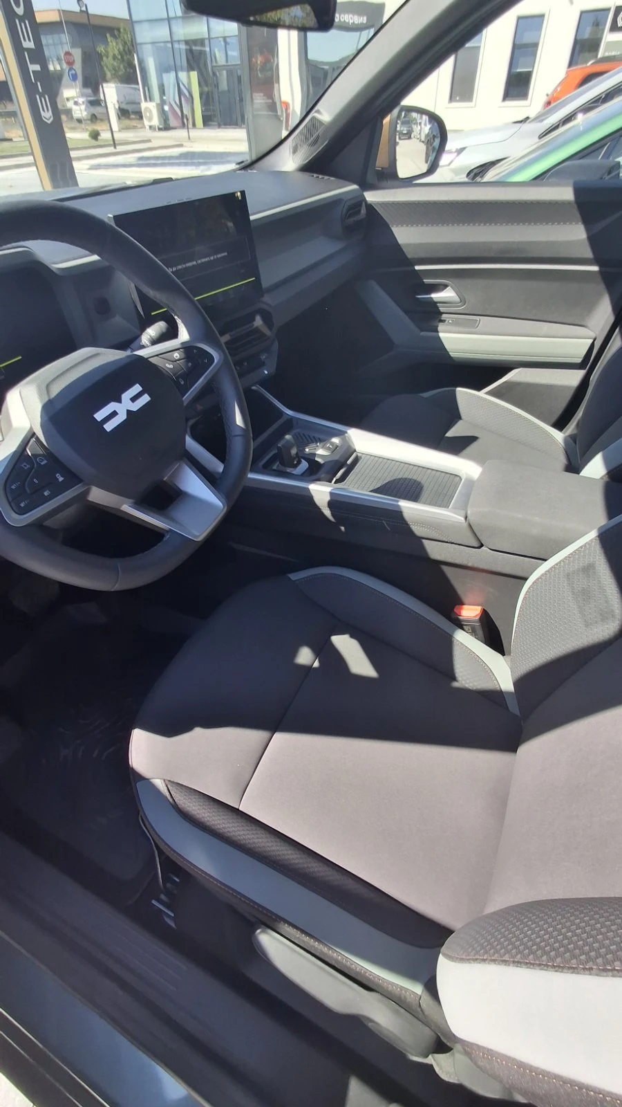 Dacia Duster, снимка 8 - Автомобили и джипове - 56317312