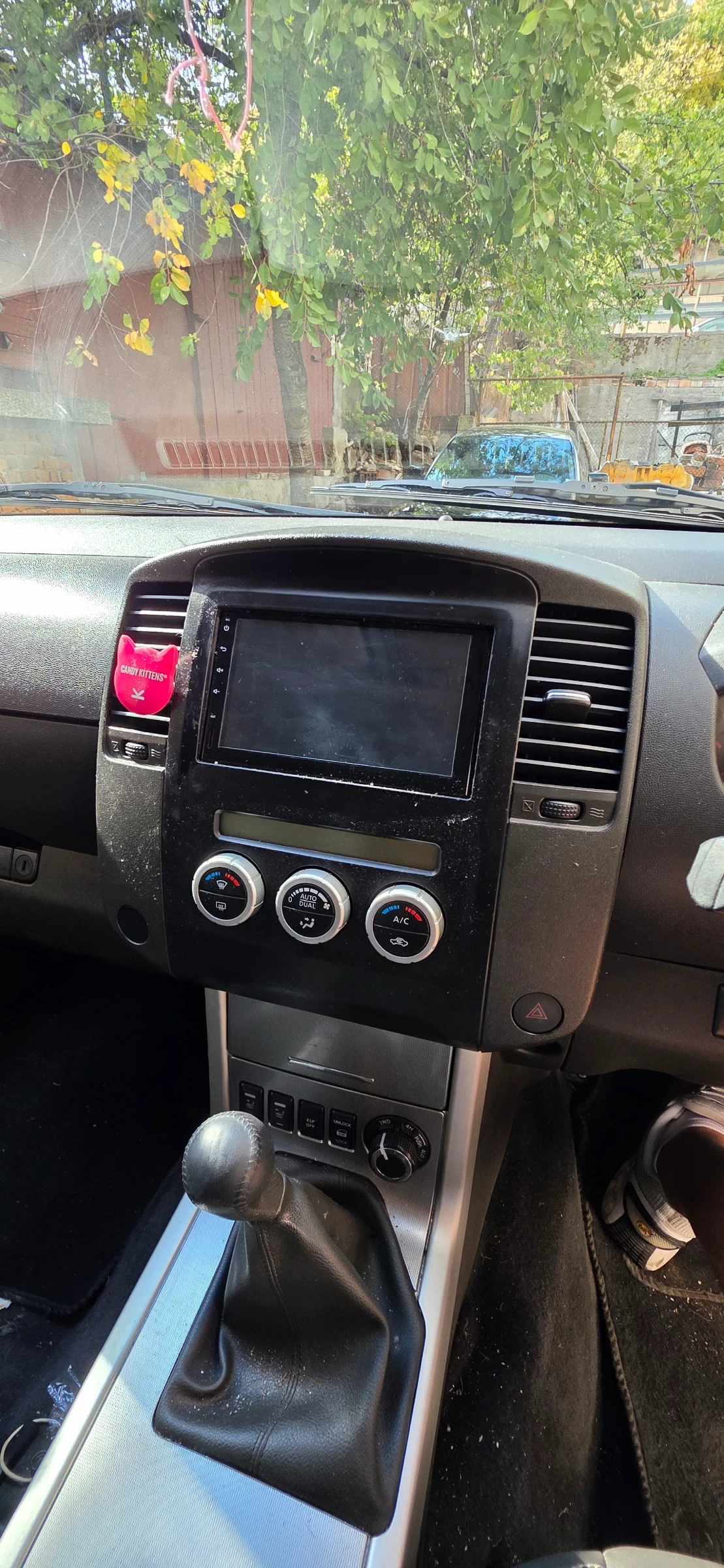 Nissan Navara, снимка 6 - Автомобили и джипове - 56666065