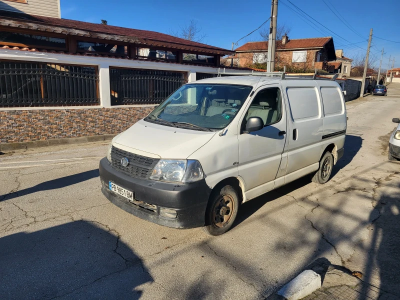 Toyota Hiace 2.5 D4D 4x4 klima, снимка 3 - Бусове и автобуси - 48838239