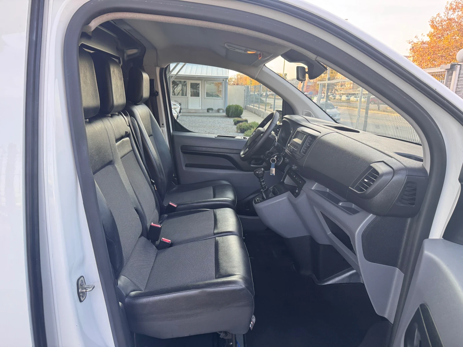 Opel Vivaro 1.5d 120ps 6 * *  | Mobile.bg   11