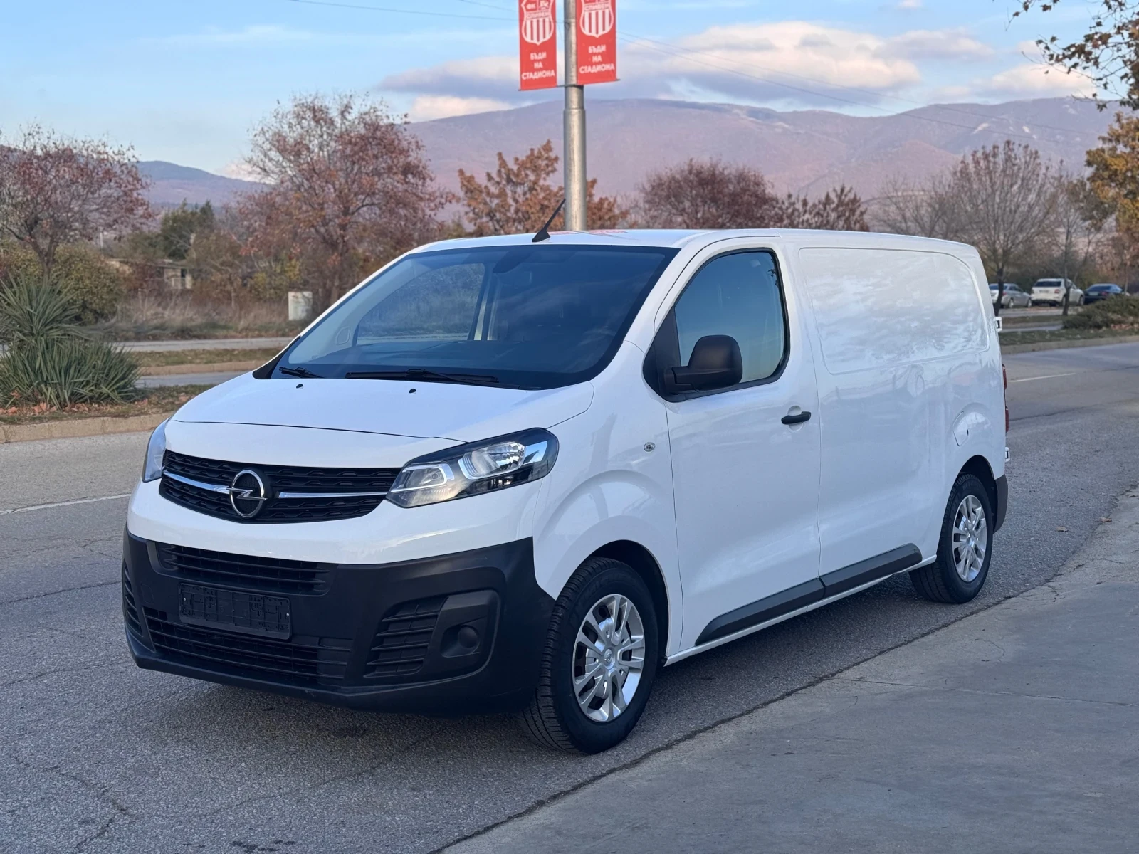 Opel Vivaro 1.5d 120ps 6 * *  | Mobile.bg   1