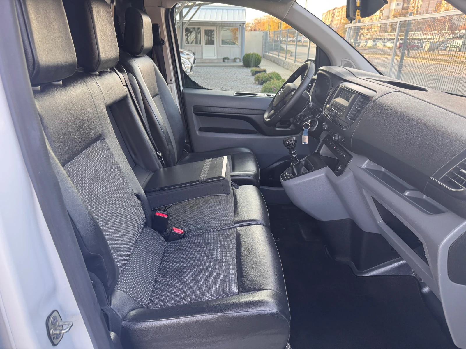 Opel Vivaro 1.5d 120ps 6 * *  | Mobile.bg   12