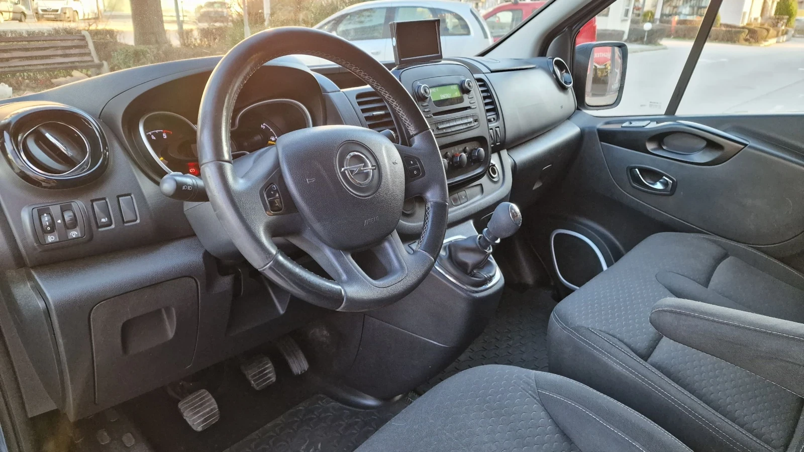 Opel Vivaro Opel Vivaro 1.6-BiTurbo/Дълга база - изображение 8