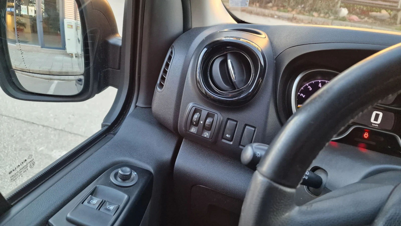 Opel Vivaro Opel Vivaro 1.6-BiTurbo/Дълга база - изображение 10