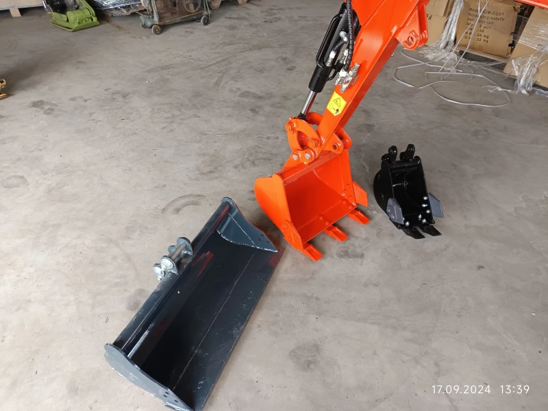 Багер Kobelco 1800кг с КАБИНА, снимка 4 - Индустриална техника - 47268719