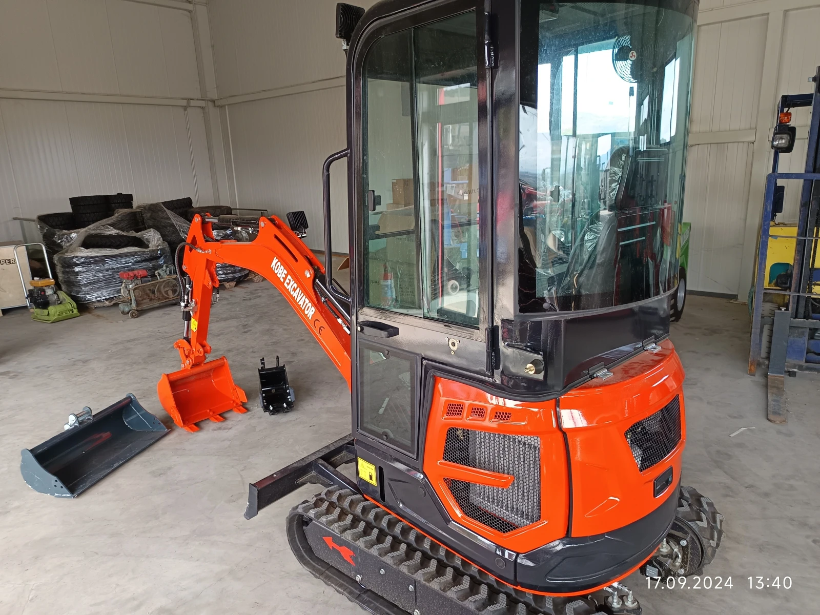 Багер Kobelco 1800кг с КАБИНА - изображение 7