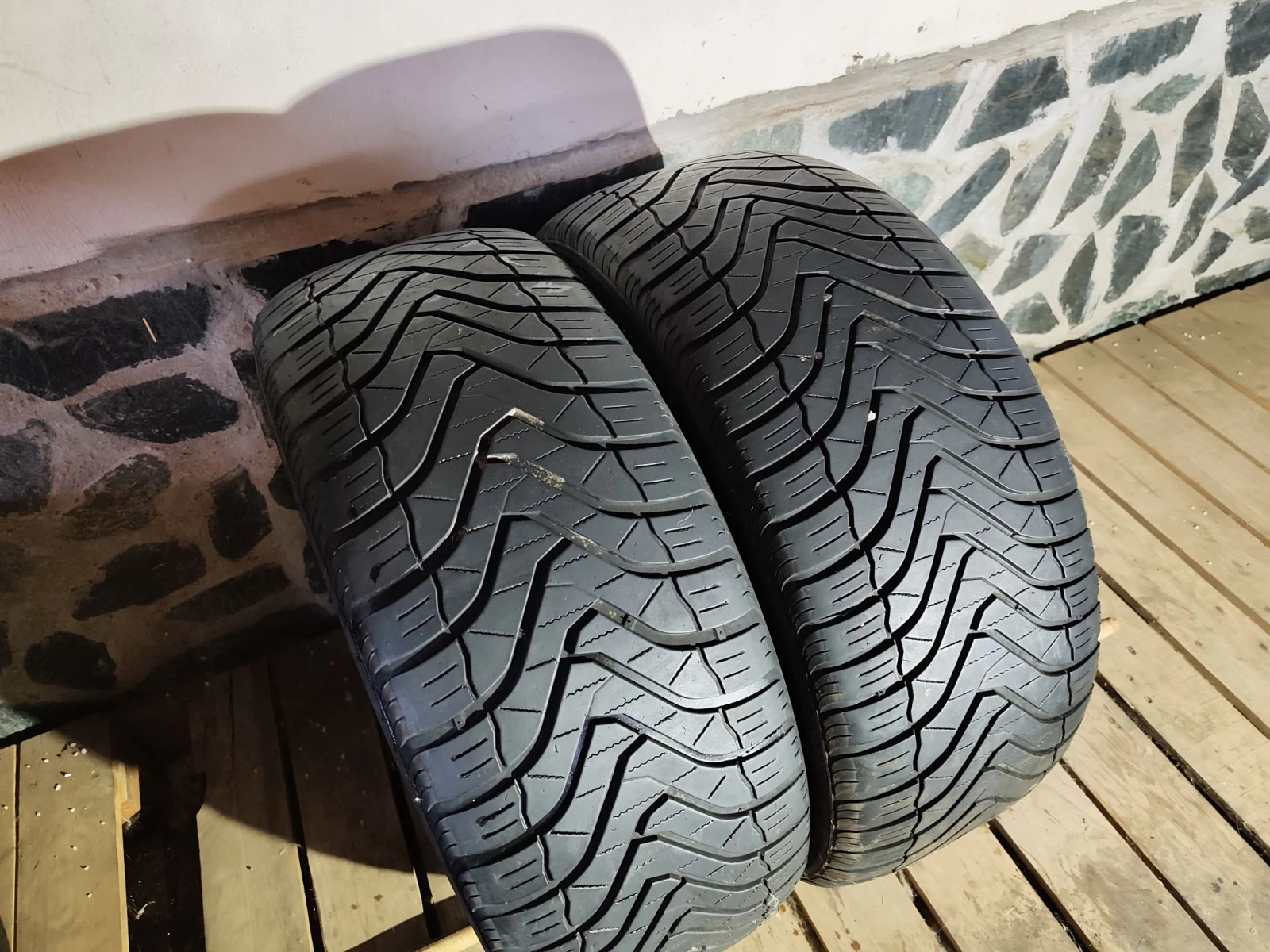 Гуми Всесезонни 255/55R18, снимка 3 - Гуми и джанти - 55932395