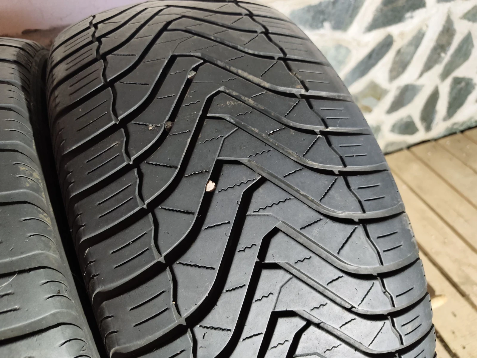 Гуми Всесезонни 255/55R18, снимка 4 - Гуми и джанти - 55932395