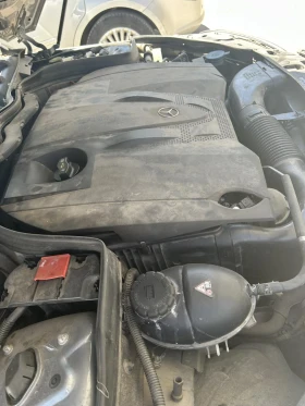 Mercedes-Benz C 200 Седан, снимка 2