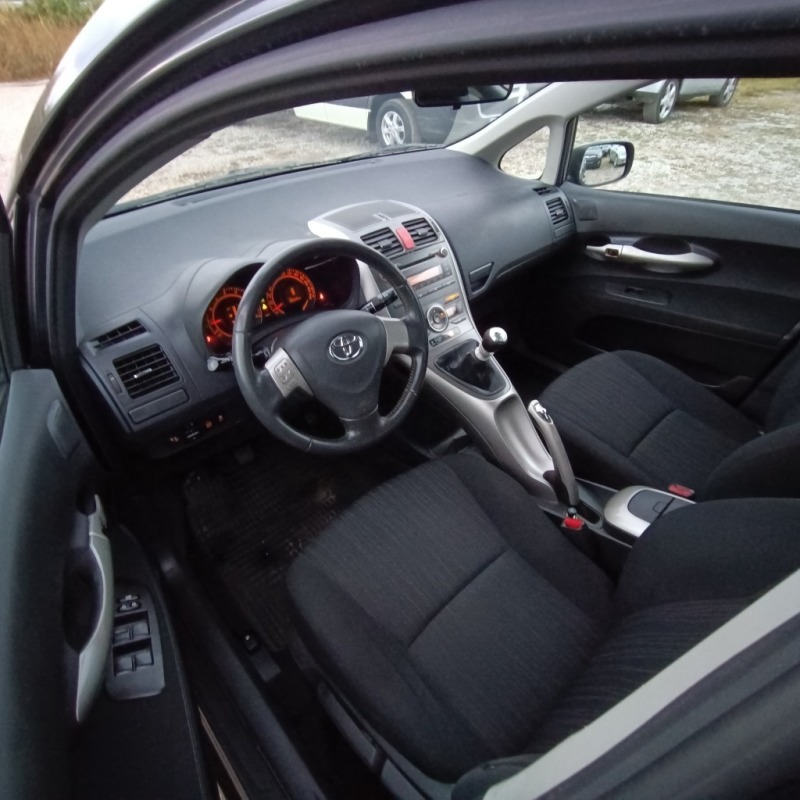 Toyota Auris 2.0D-4D, снимка 7 - Автомобили и джипове - 45300857
