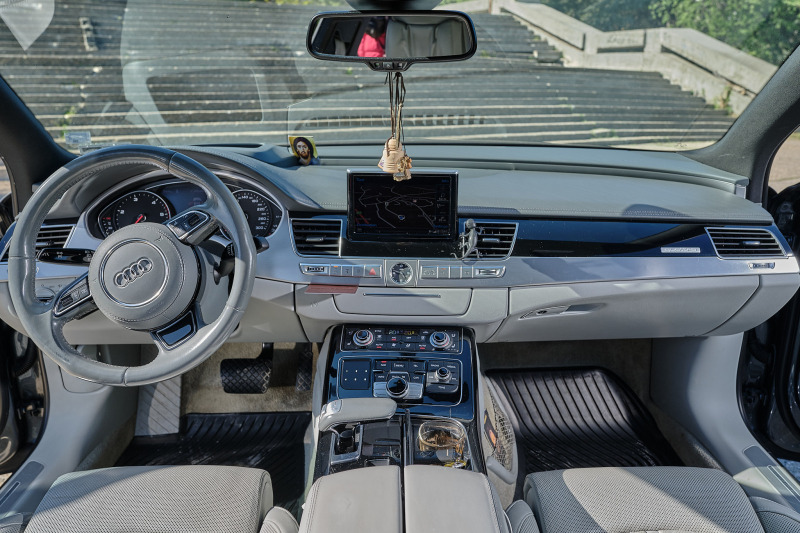 Audi A8 Matrix, снимка 4 - Автомобили и джипове - 45604480