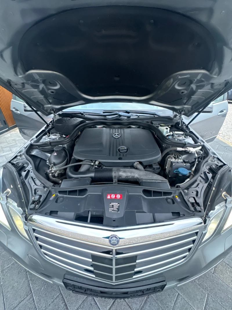 Mercedes-Benz E 220 215000км!, снимка 9 - Автомобили и джипове - 47787590