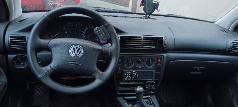 VW Passat, снимка 13 - Автомобили и джипове - 48177410