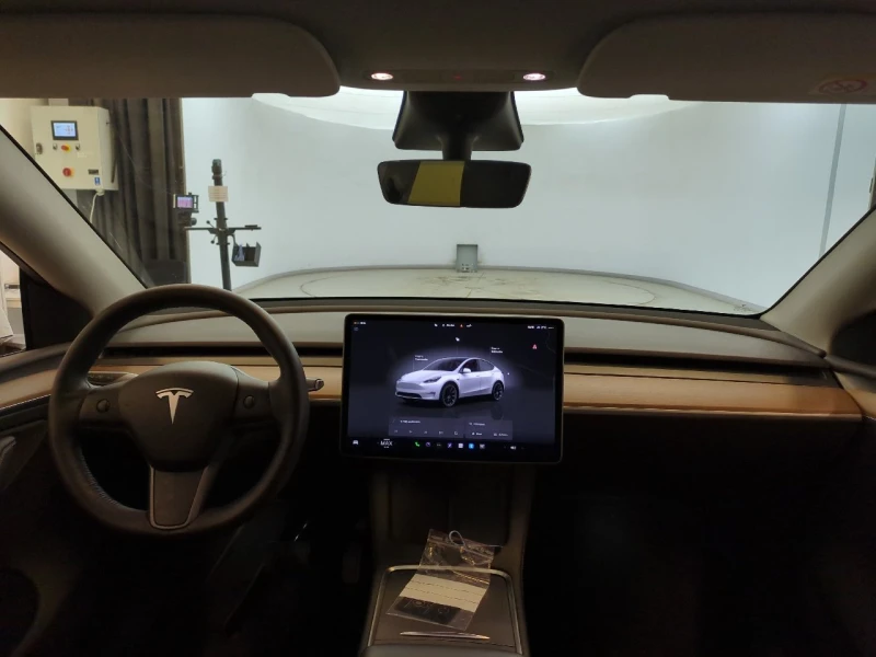 Tesla Model Y AWD Long range  514 в Гаранция Швеция, снимка 14 - Автомобили и джипове - 49299036