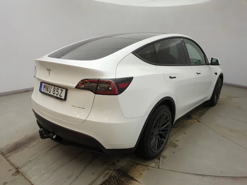 Tesla Model Y AWD Long range  514 в Гаранция Швеция, снимка 3 - Автомобили и джипове - 49299036