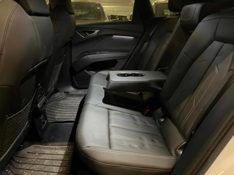 Audi Q4 e-tron 2024 55 quattro * CARFAX * БЕЗ ПЪРВОНАЧАЛНА, снимка 10 - Автомобили и джипове - 52878827