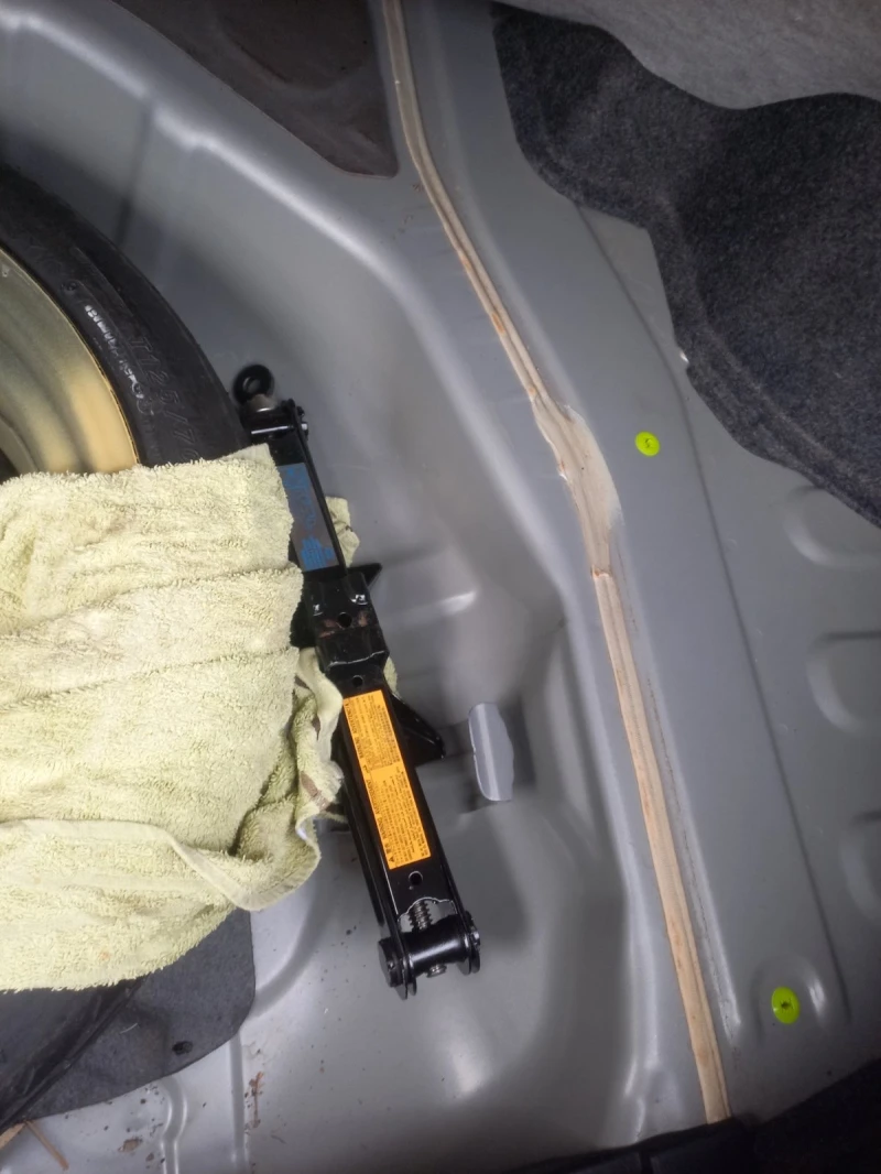 Mitsubishi Lancer 1.5 , снимка 16 - Автомобили и джипове - 53263292