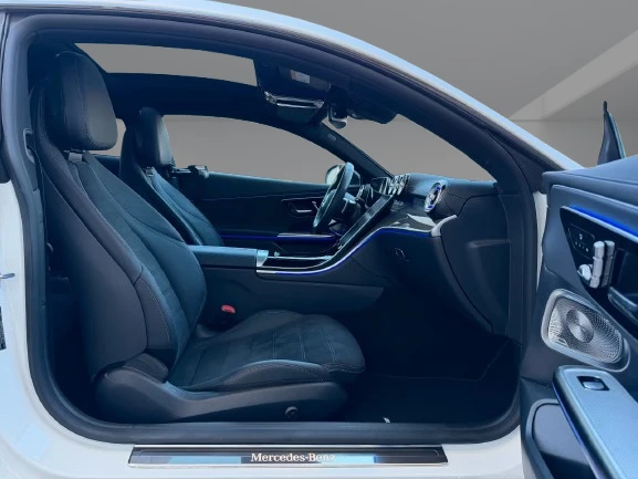 Mercedes-Benz CLE 450 4Matic = AMG Line = Premium Гаранция, снимка 11 - Автомобили и джипове - 54710569