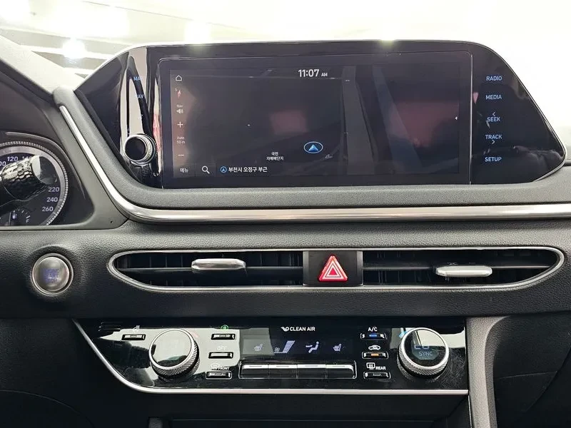 Hyundai Sonata 2.0 Premium, снимка 14 - Автомобили и джипове - 55784751